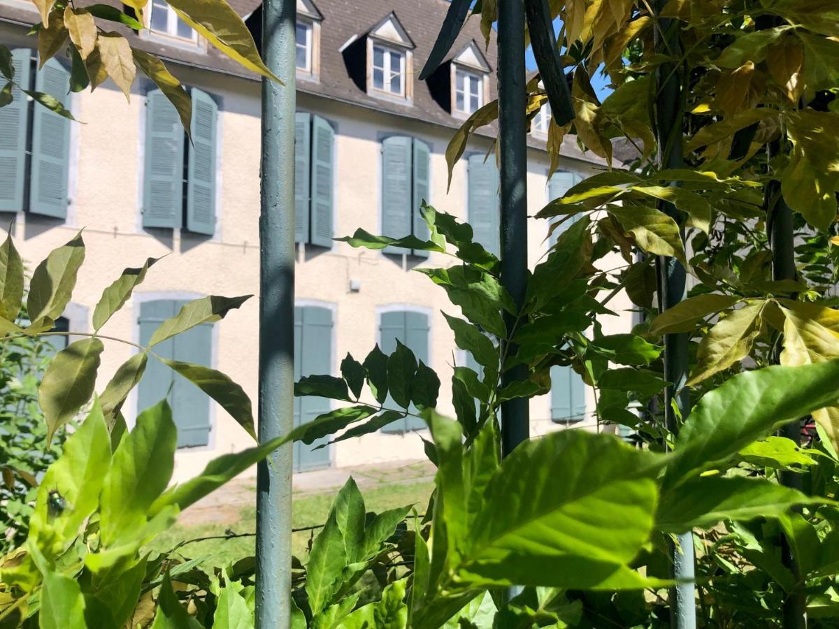 Une Maison De Famille Oloron-Sainte-Marie Exteriör bild