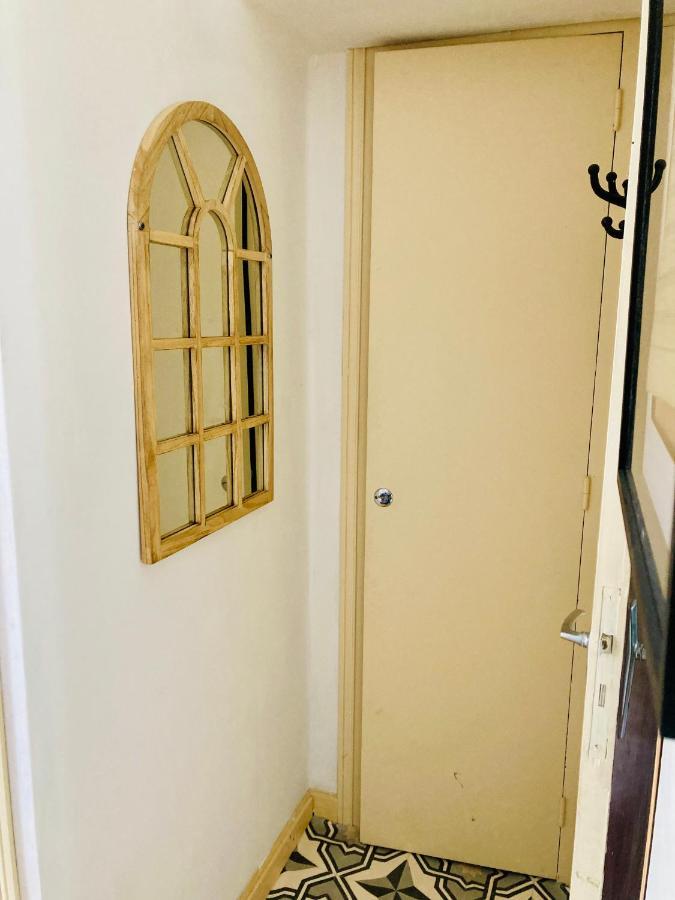 Une Maison De Famille Oloron-Sainte-Marie Exteriör bild