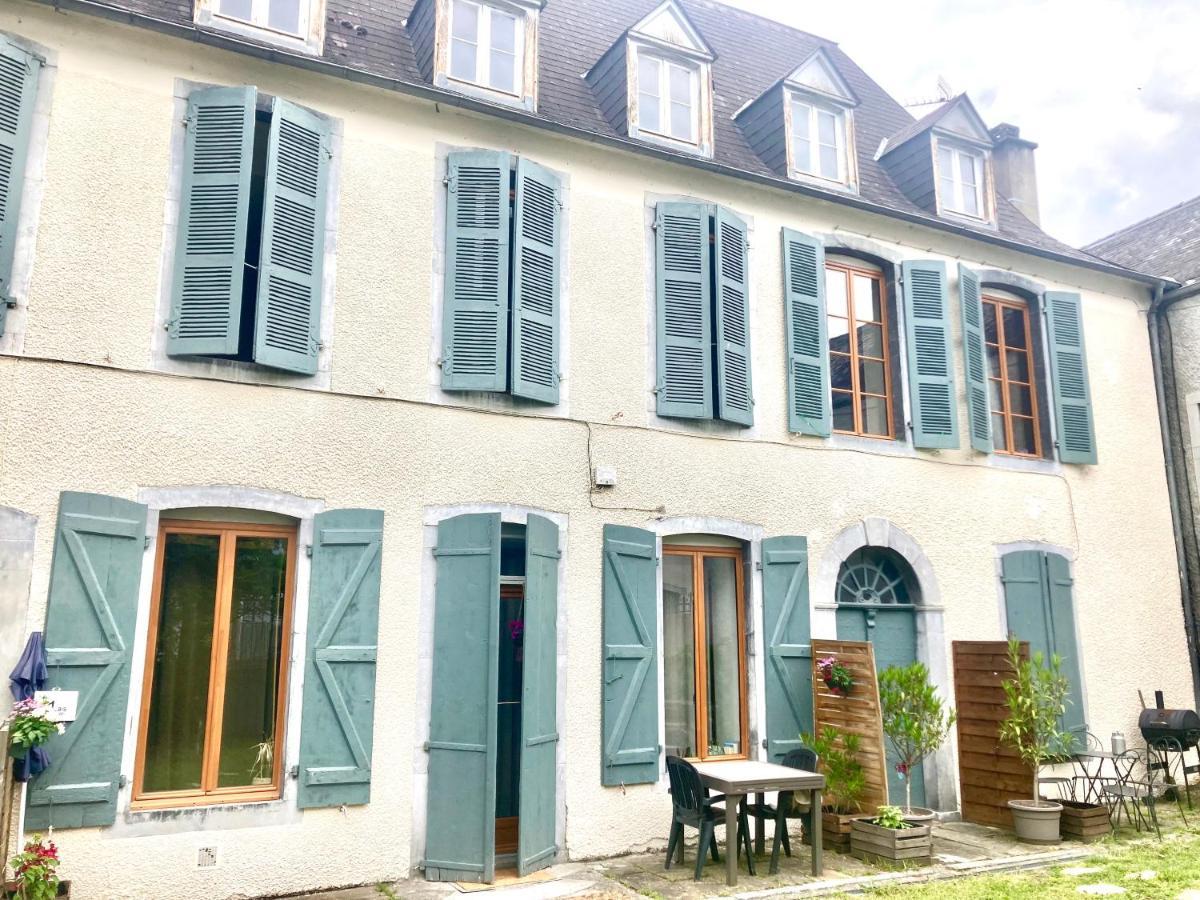 Une Maison De Famille Oloron-Sainte-Marie Exteriör bild